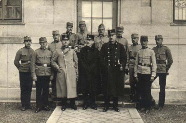 Egon Schiele with officers and comrades in Mühling 